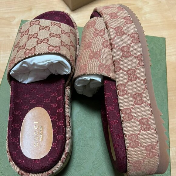 GUCCI Canvas GG Monogram Angelina Platform Slide Sandals - Picture 1 of 8